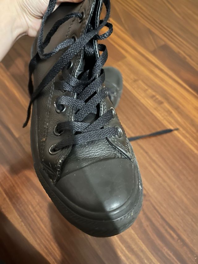 Scarpe converse nere pelle