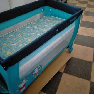 Cuna parque con cambiador y colchón