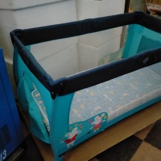 Cuna parque con cambiador y colchón