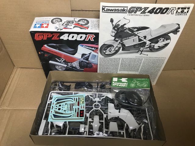 Maqueta TAMIYA GPZ 400R 1/12