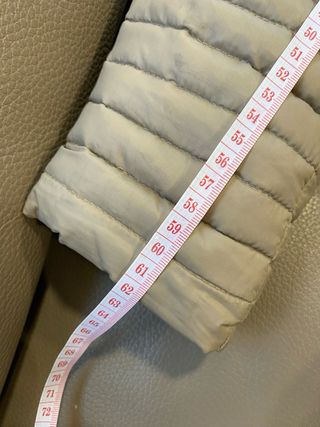 Plumas ligero beige Mango talla M