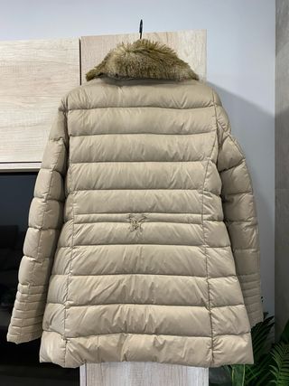 Plumas ligero beige Mango talla M