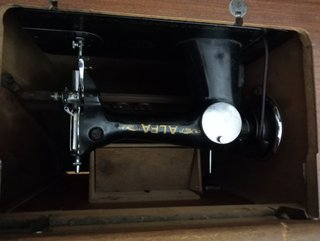 Máquina de coser Alfa
