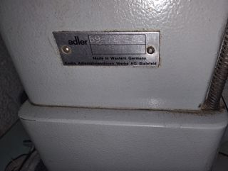 Maquina de coser Adler modelo 069