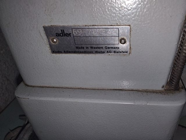 Maquina de coser Adler modelo 069