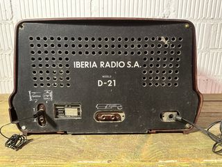 ANTIGUA RADIO VÁLVULAS IBERIA D 21. BAQUELITA.