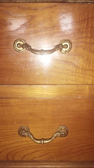 Comoda antigua para restaurar