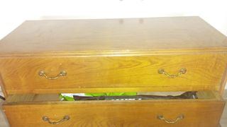 Comoda antigua para restaurar