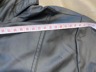 Abrigo impermeable negro Pull&Bear talla 38