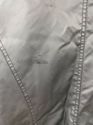 Abrigo impermeable negro Pull&Bear talla 38