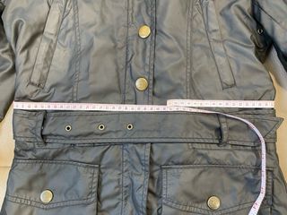 Abrigo impermeable negro Pull&Bear talla 38