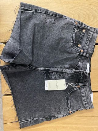 Shorts MANGO. Mujer T.38