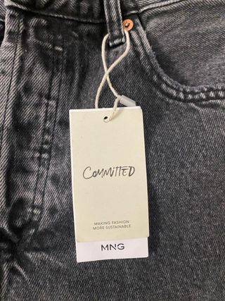 Shorts MANGO. Mujer T.38