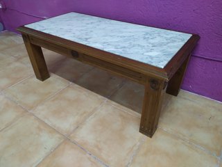 Mesa colonial con mármol