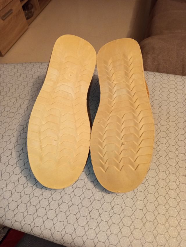 Zapatillas beige 41 Largo de pie 25.5 cm