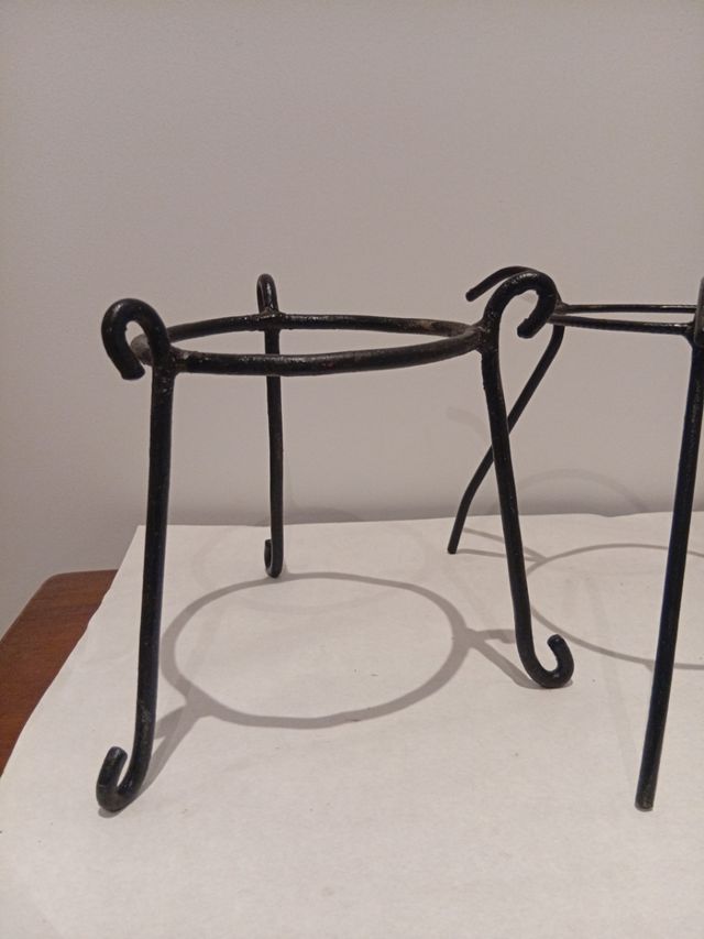 Porta macetas forja.