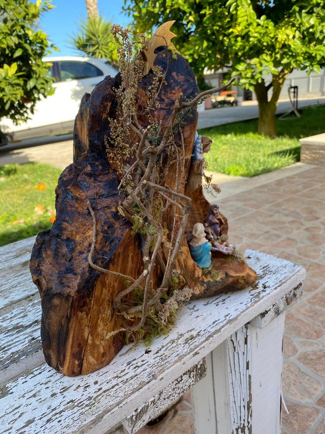 Presepe in radica d'ulivo