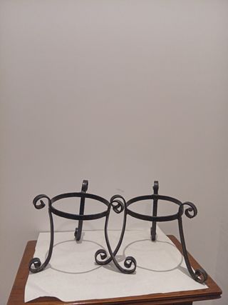 Porta macetas forja medievales.