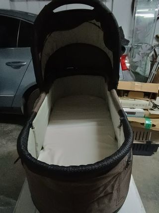 Coche de bebe gemelar TFK con sus capazos