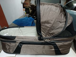 Coche de bebe gemelar TFK con sus capazos