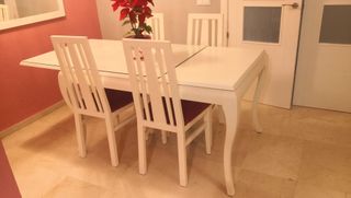 Mesa de salón isabelina extensible y 4 sillas