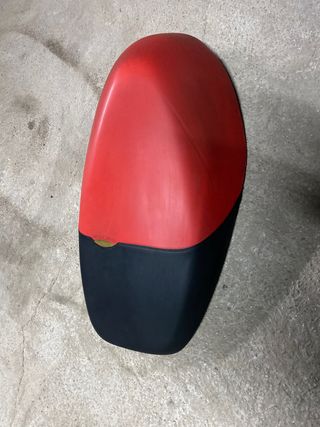 Asiento aprilia sonic de 49