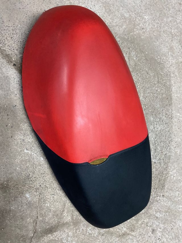 Asiento aprilia sonic de 49