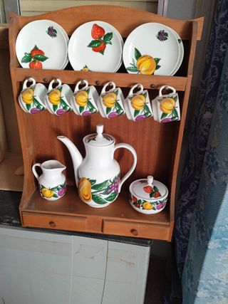 Juego de café y mueble