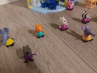 Casa y colegio de Peppa Pig