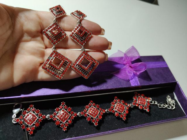 Conjunto pendientes y pulsera rojo