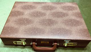 Maletin portadocumentos cifrado .