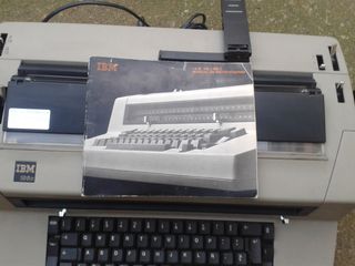 MAQUINA DE ESCRIBIR IBM