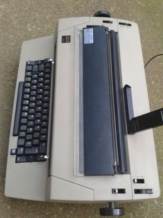 MAQUINA DE ESCRIBIR IBM