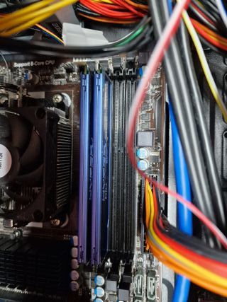 Minitorre AMD FX-4170 4,3 Ghz, 1 Tb, 8Gb, Gtx-720