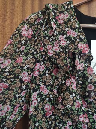 Vestido talla M Zara estampado flor. Nuevo