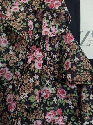 Vestido talla M Zara estampado flor. Nuevo
