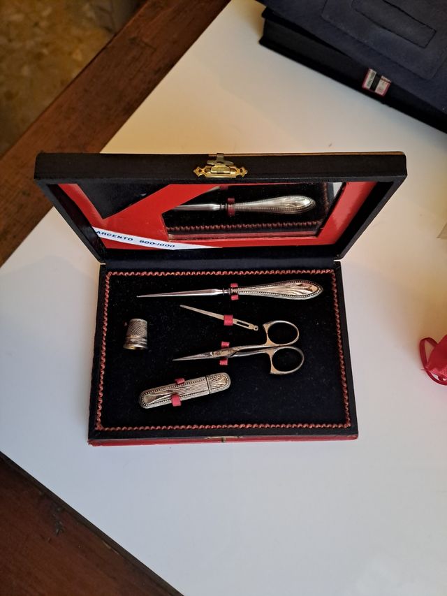 Kit da ricamo in argento