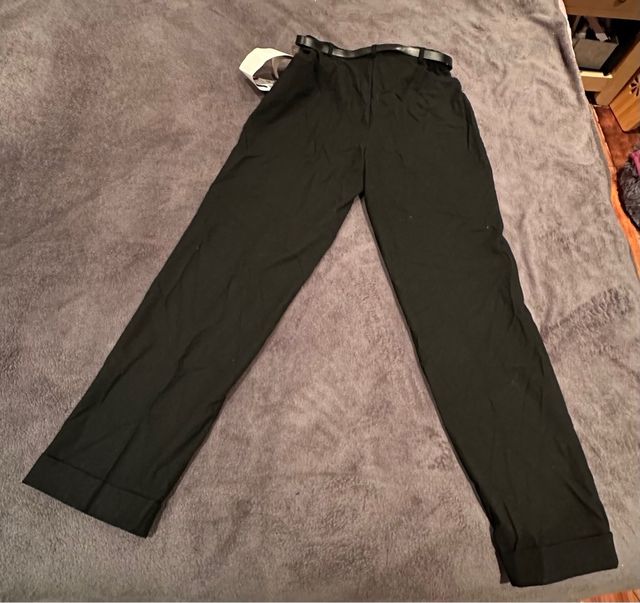 Pantalón negro recto formal