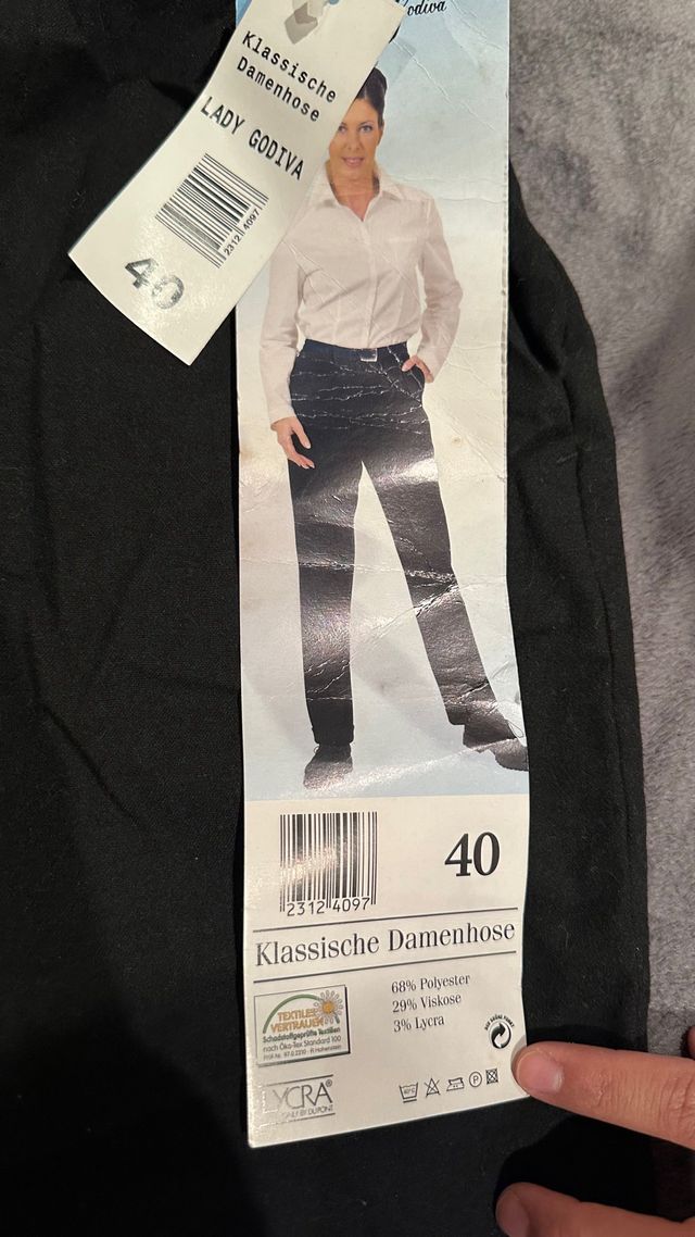 Pantalón negro recto formal