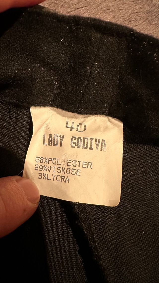 Pantalón negro recto formal