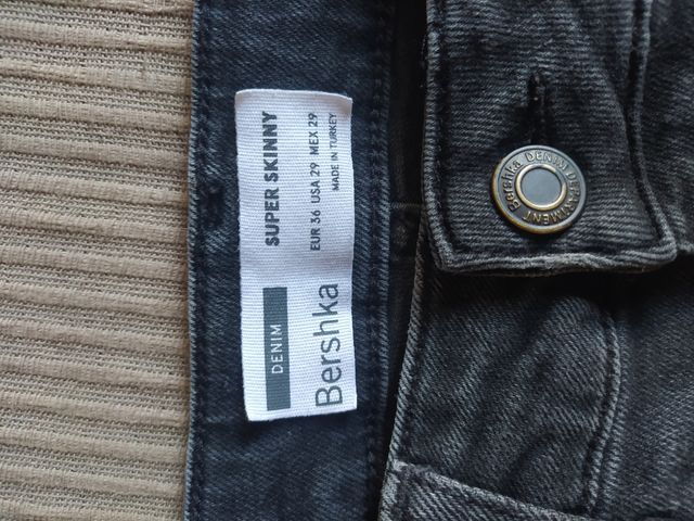 Vaqueros Bershka