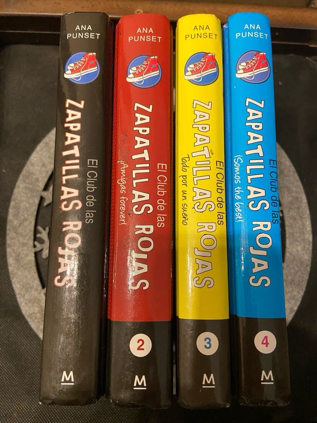 Colección “El Club de Las Zapatillas Roj