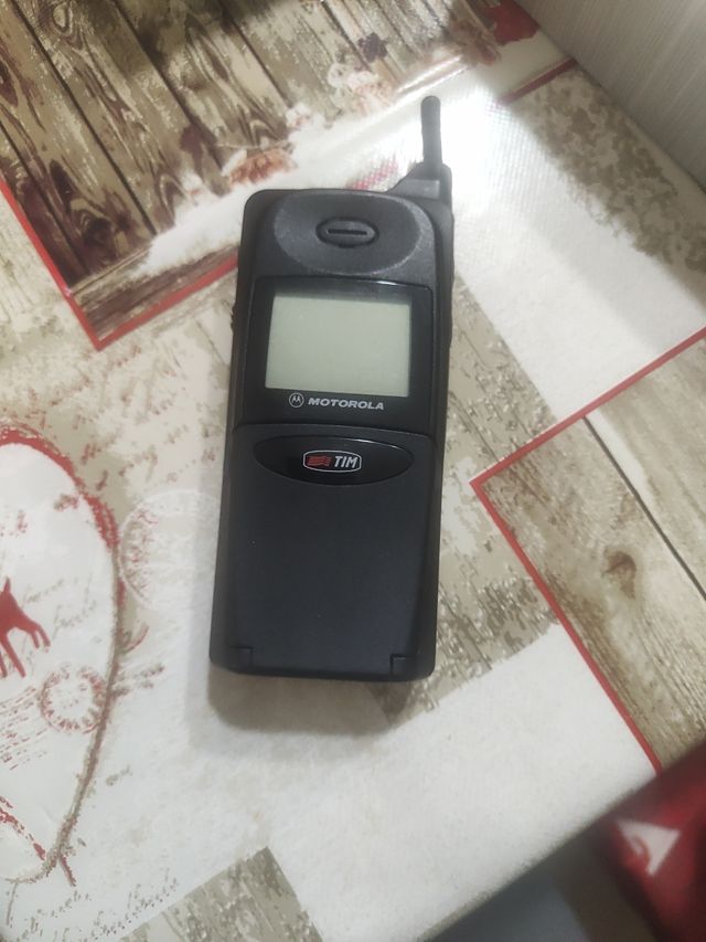 Motorola telefono cellulare 8700