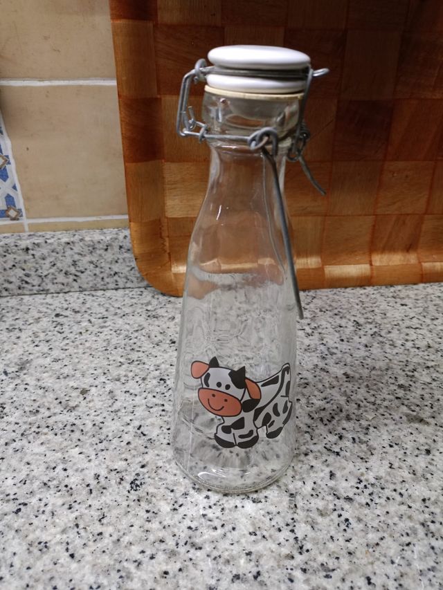 Botella de cristal vaca