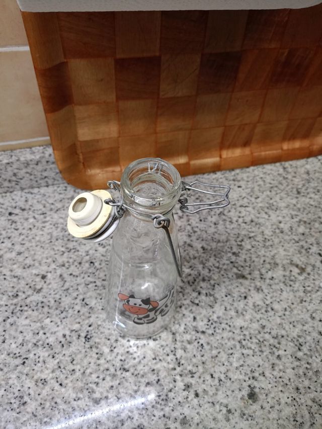 Botella de cristal vaca