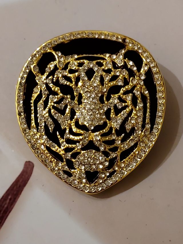 Broche imperdible tigre brillante