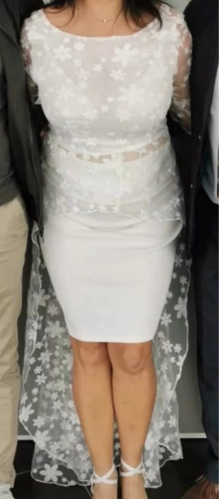 Top de novia de encaje manga larga con cola