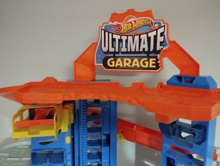 Pista Hot Wheels dinosaurio