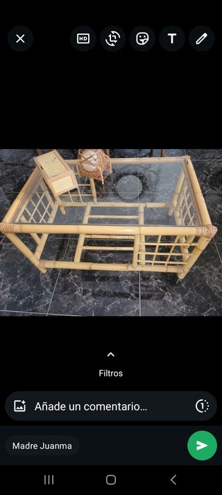 Mesa baja de madera y cristal