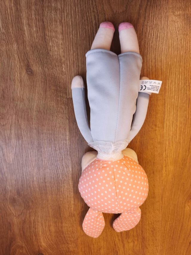 Muñeca Metoo Angela